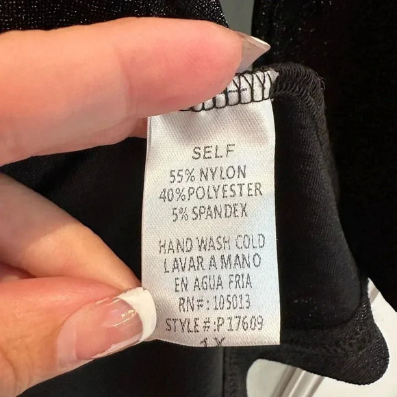 Andree by Unit Women's Metallic Black Wrap Front Stretch Top Plus Size 1X NWT - Picture 11 of 14